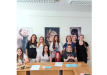 Obrázek k aktualitě Školní kadeřnictví plné perliček