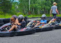 Obrázek k aktualitě Výlet na motokáry ve Frenštátu pod Radhoštěm s třídou IT1C