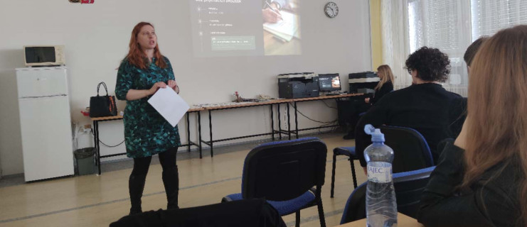 MOŽNOSTI POMATURITNÍHO STUDIA NA VOŠ  OBCHODNÍ AKADEMII VE VALAŠSKÉM MEZIŘÍČÍ 